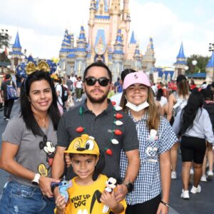 Berlitz-Orlando-Family-Program-Foto-de-Familia-em-Parque-da-Disney