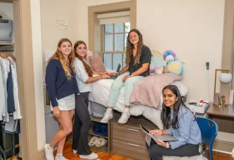 bolles GirlBoardersinroomstudyingtogether